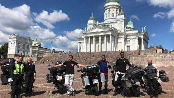 Cruzando el mar Báltico, rutas en moto por Europa, Viaje a Rusia