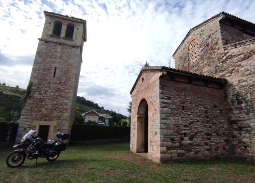 Iglesia de San Pedro de Nora